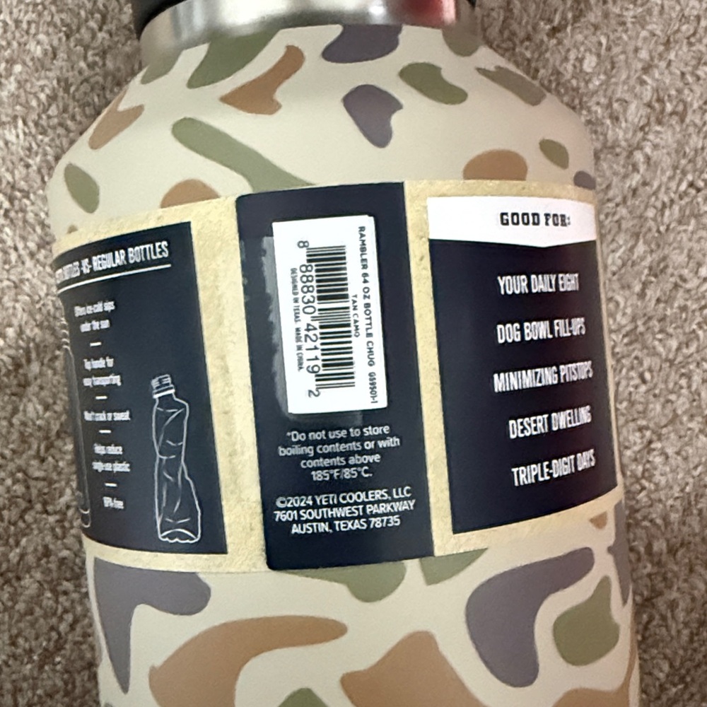 YETI Rambler 64oz Multicolor Camo Bottle tan camo - Picture 3 of 3